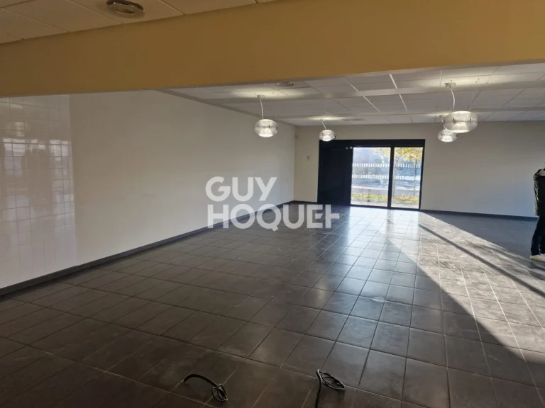 Local commercial de 206,35 m² à Châlons-en-Champagne, photo 3