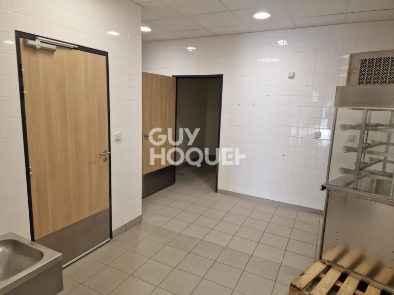 Local commercial de 206,35 m² à Châlons-en-Champagne, photo 4