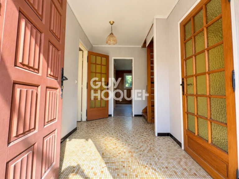 Maison 5 pièces de 135 m² avec terrain de 570 m² à Fagnières, photo 2